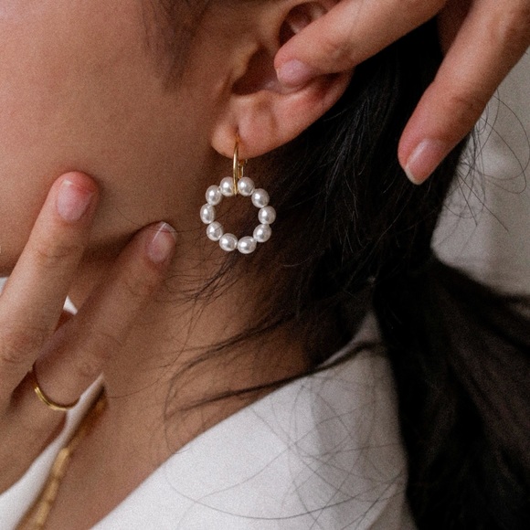 Gold Plated French Acrylic Pearl Hoops Earrings - Picture 4 of 7